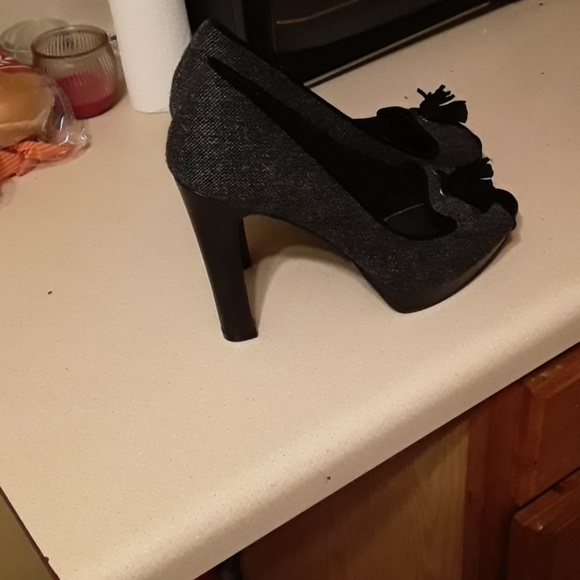 Peep-toe, tassel, grey heels - Picture 1 of 3